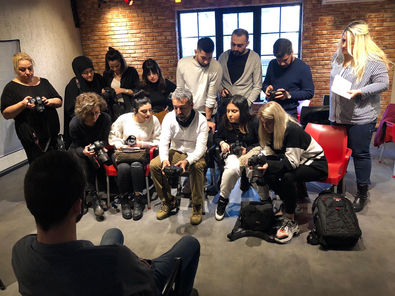 Fotograf Elestirileri