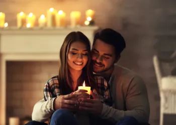 Mum Işığında Aşk Fotoğrafları İçin 11 Mükemmel İpucu