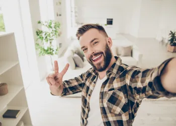 Evde Selfie Çekme Teknikleri – Etkileyici Pozlar Vermeye Ne Dersiniz?